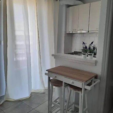 Modern Edipsos Apartment